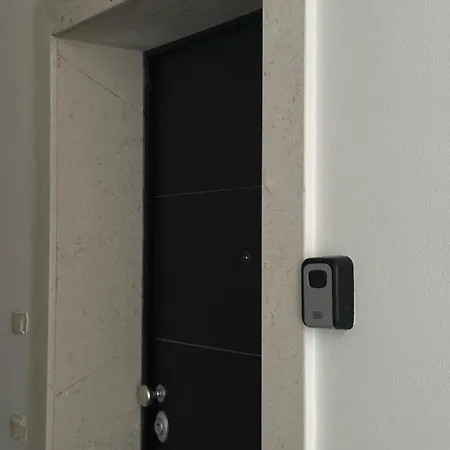 Aurela Αλέσιον